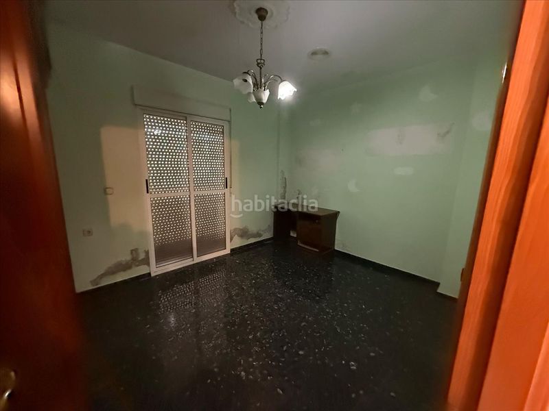 Foto afd37335-c18d-4105-959f-4f4ca0ed683d. Dúplex a calle carretera priego 8 a Loja