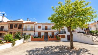 Duplex in Calle carretera priego 8. Duplex