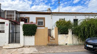 Chalet in Calle doctor fleming 25. Vivienda situada en tharsis, huelva.