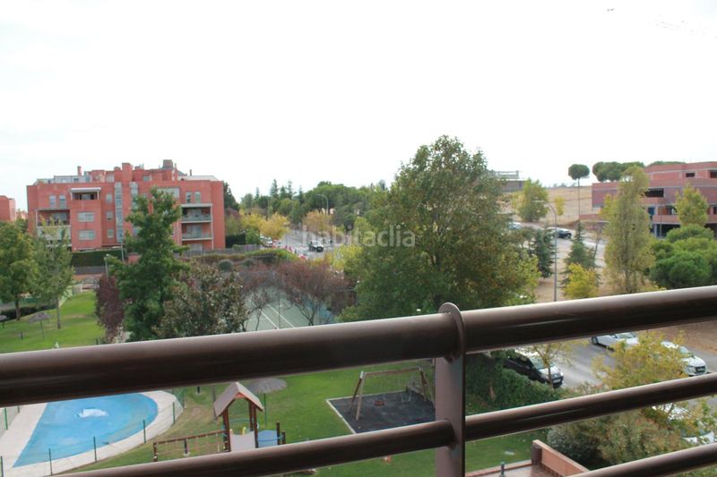 Foto 5351fb0f-18f4-4f9d-901f-ad9589801f1b. Dúplex a calle hermanos machado 3 a Sector B Boadilla del Monte