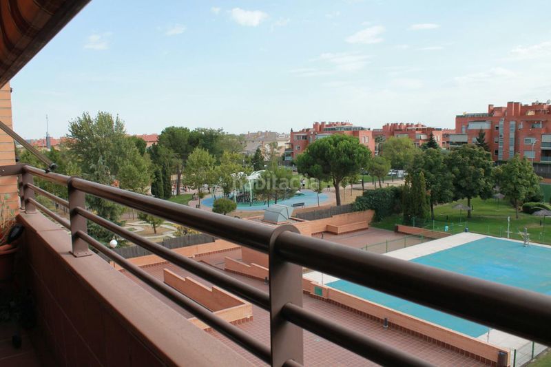 Foto 97d78b15-a2fa-445b-8d96-1509ead077e9. Dúplex a calle hermanos machado 3 a Sector B Boadilla del Monte