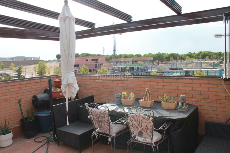 Foto c2b028bc-687c-478e-9713-03ae6ea5c594. Dúplex a calle hermanos machado 3 a Sector B Boadilla del Monte