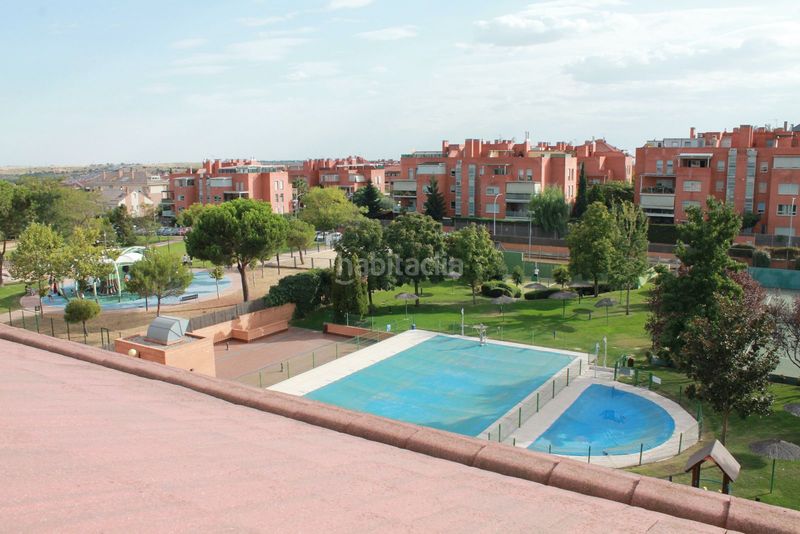 Foto f15a2204-3529-4a62-b2e5-cbfc884c6456. Dúplex a calle hermanos machado 3 a Sector B Boadilla del Monte