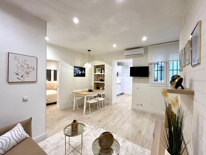 Foto e82ce725-365f-41a7-8cd9-52fd8ff58af8. Pis a calle de los relatores 10 a Embajadores-Lavapiés Madrid