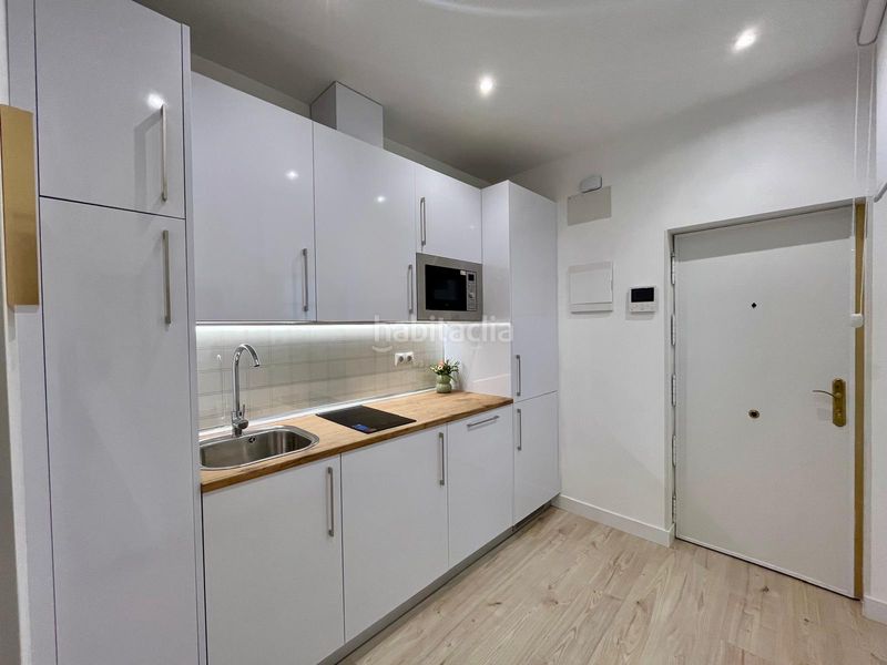 Foto eb9d3e88-7eee-4d47-bd44-9ac3a6860260. Pis a calle de los relatores 10 a Embajadores-Lavapiés Madrid