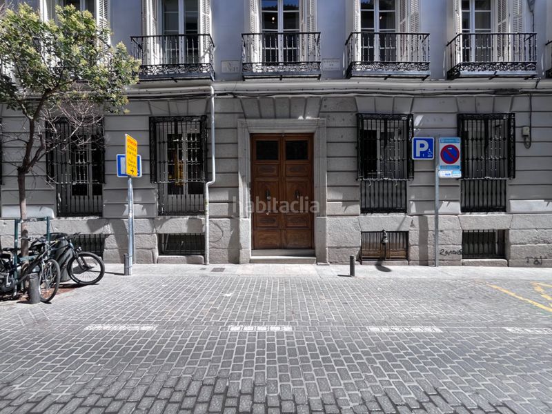 Foto 84ee7806-f5a4-4733-9925-dee5b56d2cf3. Local comercial a Cortes-Huertas Madrid