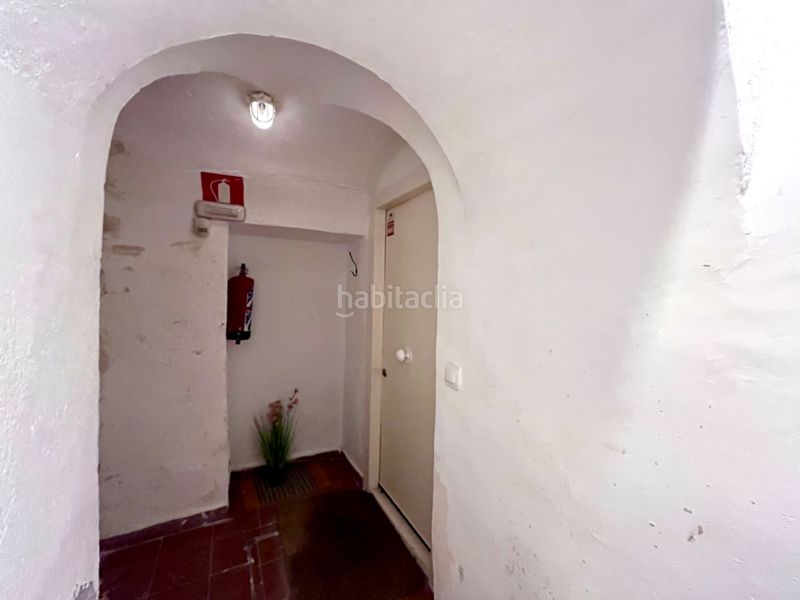 Foto f3fb4444-004c-4669-95c7-b1e105fe5ec2. Local comercial a Cortes-Huertas Madrid