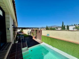 Chalet en Calle mirador de sierrezuela 389. Villa independiente con apartamento privado