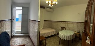 Casa in Arahal. Vivienda en la calle san rafael