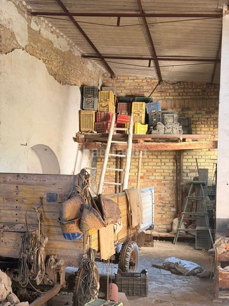 Foto 8b60e19e-e43a-4d72-8e81-df62440730e6. Casa amb aparcament a Arahal