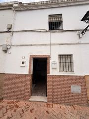 Maison à Arahal. Vivienda en la calle málaga 15