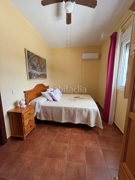 Foto a72c58a8-ea9c-416b-bc07-51361e66e9c0. Casa amb piscina a Arahal