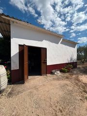 Mas à Arahal. Parcela rustica con vivienda en la alameda carretera utrera