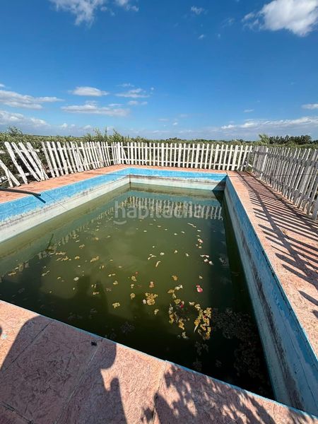 Foto f604fce6-7b34-4dcb-b536-017b4afab266. Masia a Arahal