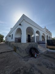 Haus in Arahal. Chalet en venta !