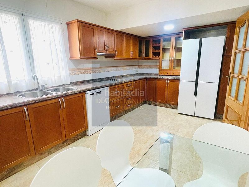 Foto f3e7f2c2-562e-4701-a6f5-57291d0d6355. Dachwohnung in Ensanche-Diputación Alicante