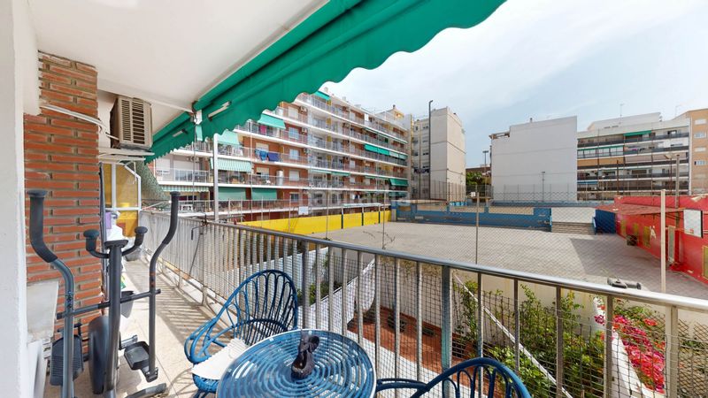 Foto 4d2f5e21-d82a-424a-9cc3-e84a649c5523. Pis amb aparcament a Albors Valencia