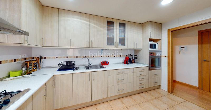 Foto 7e3e48a4-faff-424b-b926-32d355ffc68a. Pis amb aparcament a Albors Valencia