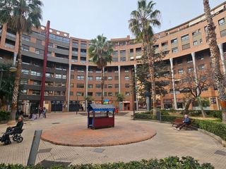 Lloguer Pis  Cl santos justo y pastor. Bonito y amplio piso en zona ayora