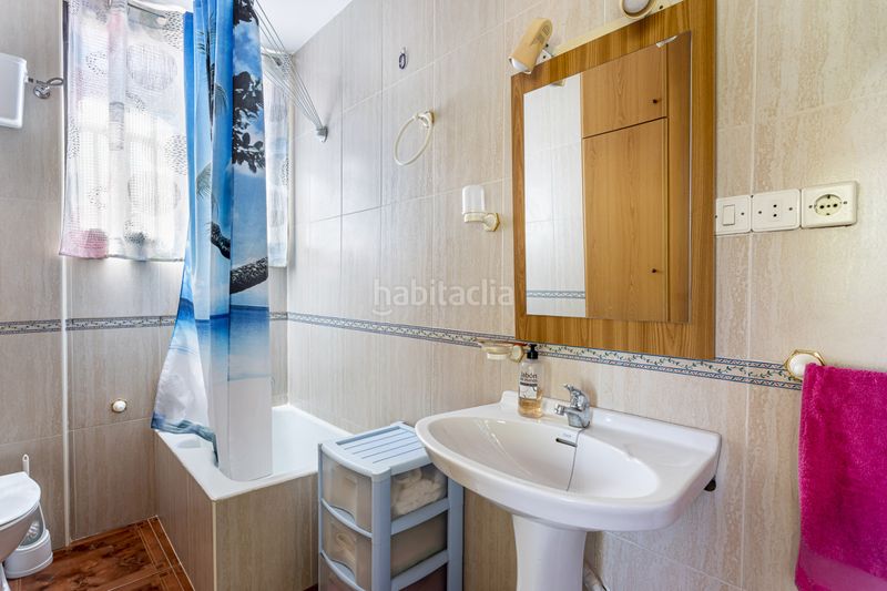 Foto abde18c6-cf66-40a3-8bd9-d09ad18f2aef. Casa amb calefacció piscina a Parque de la Bombilla Llíria