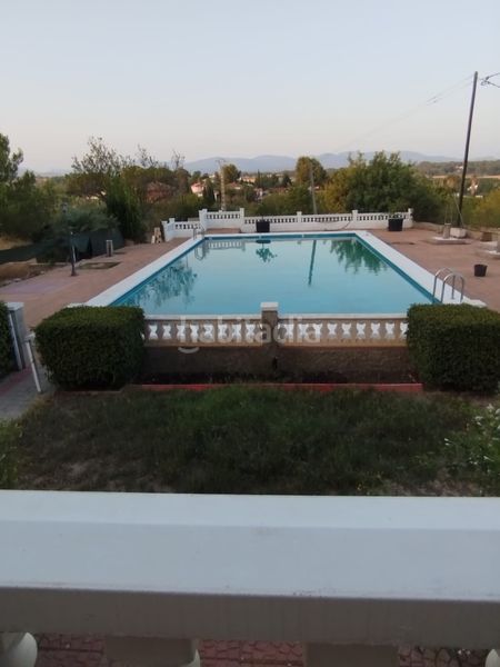 Foto dfe3bcb2-9a38-4169-913f-a9ae991a5905. Casa amb calefacció piscina a Parque de la Bombilla Llíria