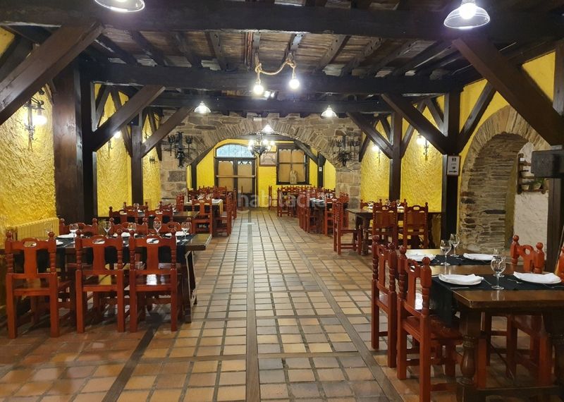 Foto 8ca22b24-1577-493a-a8a9-178f776fd093. Local comercial a calle santa maría 29 a Cacabelos