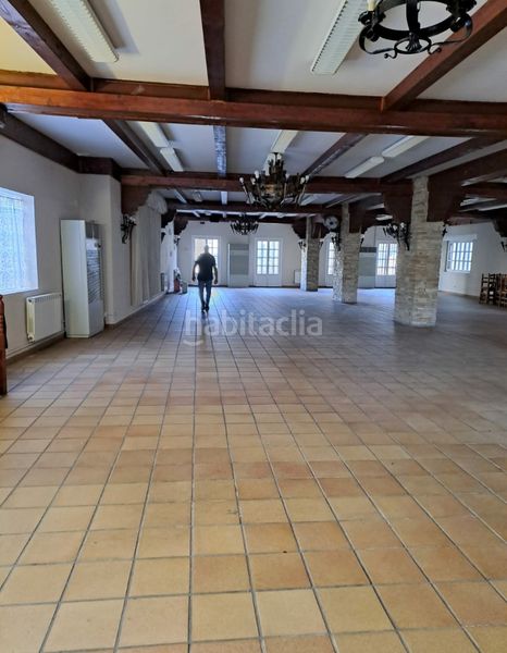 Foto b80bfa2a-e11c-4e80-a8f5-7139c6010ee7. Local comercial a calle santa maría 29 a Cacabelos