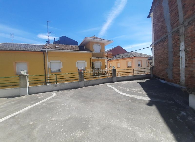 Foto 35525d45-f60d-4ea7-a80b-f8e355e5a898. Casa a calle las médulas 4 a Cacabelos