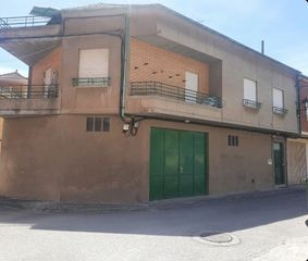 House  Calle las médulas 4. Casa grande con terraza para reformar