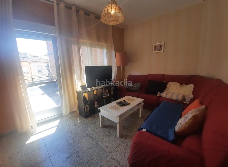Foto f45ca4cc-f17c-4d99-ba1c-772928a693c7. Casa a calle las médulas 4 a Cacabelos