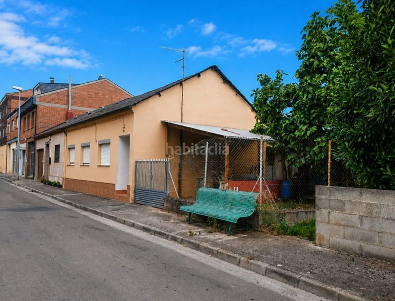 Foto 701314ad-412a-414e-a128-ea6ca4aa7235. Casa a calle el greco 9 a Cuatro Vientos Ponferrada