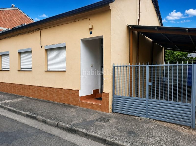 Foto b5da179b-e726-4b96-8fae-bc5fcd3cdd66. Casa a calle el greco 9 a Cuatro Vientos Ponferrada