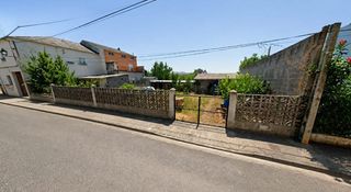 Terreno residenziale  Calle los poliñeiros. Se vende solar urbano en cacabelos!
