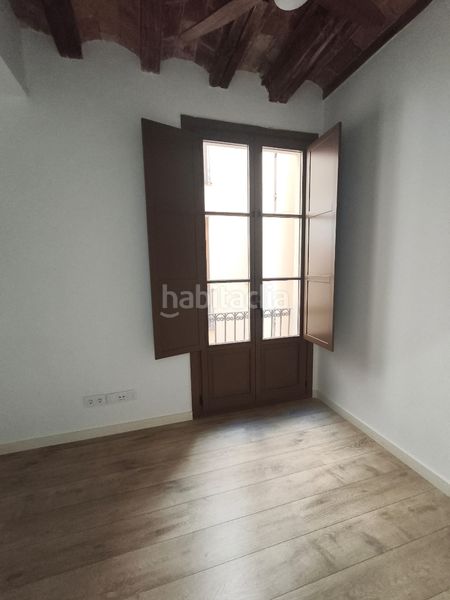 Foto 0ec9a4d8-f1f3-4448-8a29-b18618069d30. Pis a Sant Antoni Barcelona