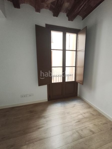 Foto 80399416-4e58-4bf5-8888-96eb8609e8e1. Pis a Sant Antoni Barcelona