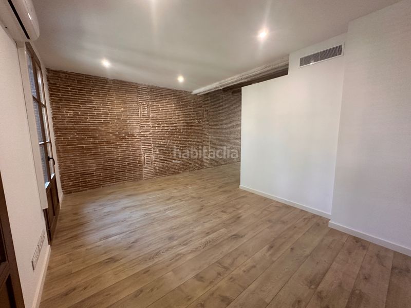 Foto a540e54f-1504-43c8-b528-08bf18cd2427. Pis a Sant Antoni Barcelona