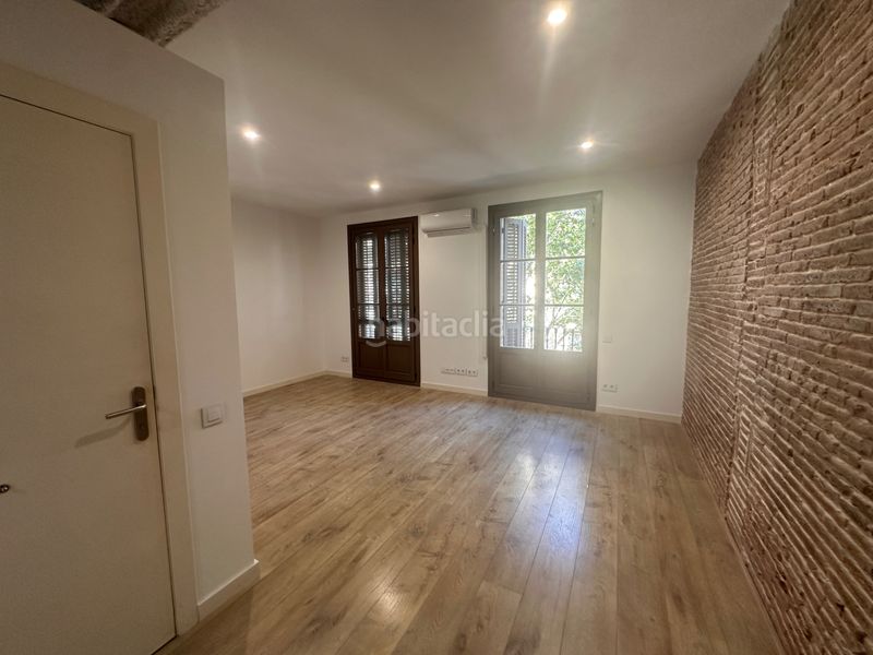 Foto f8d08907-c73d-45e2-8eb7-fbac1c93b461. Pis a Sant Antoni Barcelona