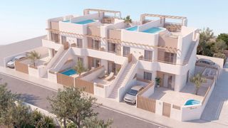 Casa a Pilar de la Horadada Ciudad. Espectacular bungalow a pasos de la playa
