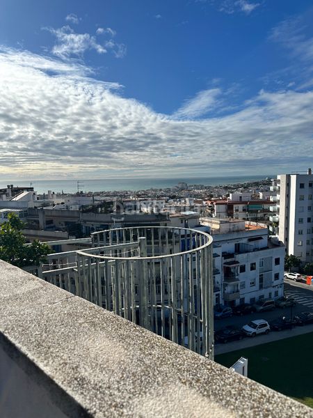 Foto 4aeadf91-ed2d-4a80-8263-b70bd359fa74. Àtic amb calefacció aparcament a Els Molins - Pins Vens Sitges