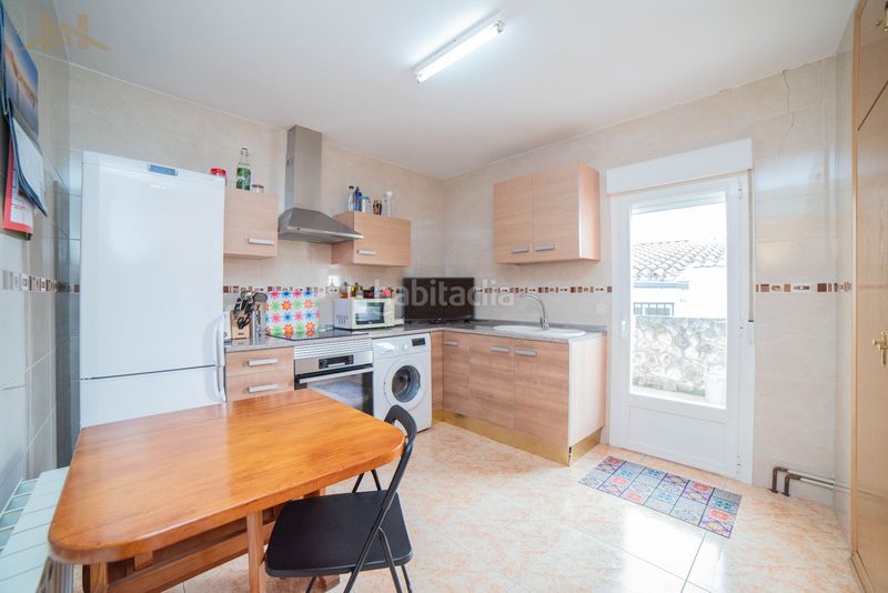 Foto cc22a1bb-4e67-4b3c-9e78-ae207ceee4f6. Casa adosada chalet adosado en venta en calle de san fernando en Aranjuez