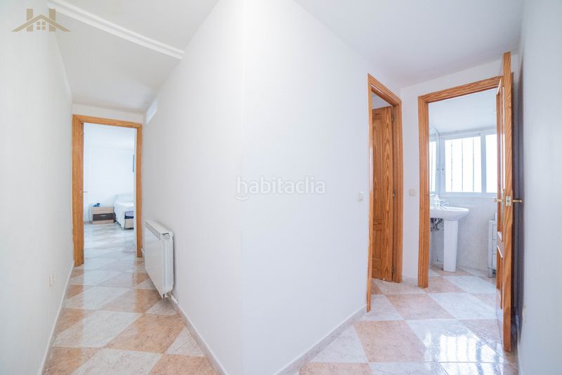 Foto e2190ddb-e53f-44c5-9771-4aae3ea9a6d8. Casa adosada chalet adosado en venta en calle de san fernando en Aranjuez