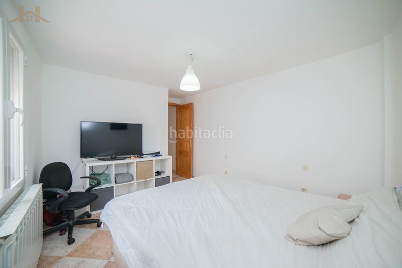 Foto f2e2665e-6b54-40b0-85eb-a5a0d9c6429c. Casa adosada chalet adosado en venta en calle de san fernando en Aranjuez