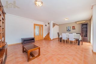 Chalet en La Monta�a - El Cortijo. Chalet adosado en venta en calle segovia