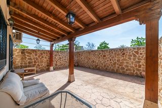 Chalet in La Montaña - El Cortijo. Chalet adosado en venta en calle san cristóbal de la laguna