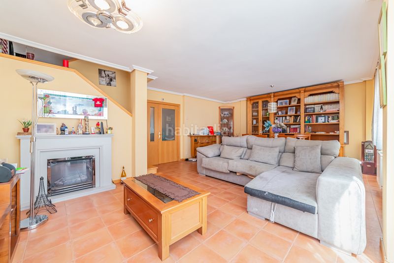 Foto c517f8eb-e64b-40e3-a2e4-2c10391d9fb0. Casa adossada amb calefacció aparcament piscina a Aranjuez