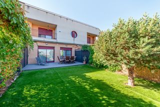 Chalet in Nuevo Aranjuez-Ciudad de las Artes. Chalet adosado en aranjuez