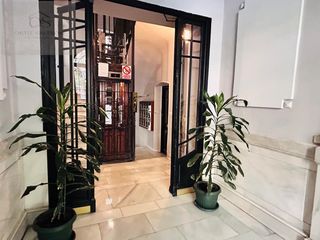 Ufficio in Calle general oraa 66. Exclusiva propiedad señorial de ciento noventa y tres metros cua
