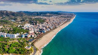Wohngrundst�ck in Passeig mar�tim 8. Se vende solar o permuta ,pineda de mar