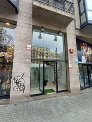 Miete Gesch�ftsraum in Carrer del consell de cent 218. Se alquila local barcelona .consejo de ciento