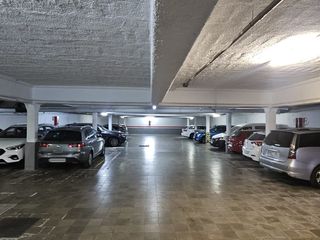 Motorradparkplatz in Carrer de Villarroel 15